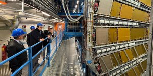Ο Κυριάκος Πιερρακάκης στο CERN
