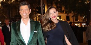 Ο Σάκης Ρουβάς και η Κάτια Ζυγούλη στο πάρτι του Κώστα και της Χριστιάνας Καίσαρη