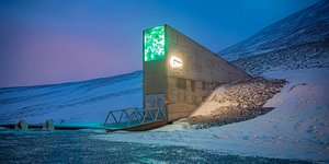 Tο Παγκόσμιο Θησαυροφυλάκιο Σπόρων (Global Seed Vault) στο Spitsbergen, μέρος του αρχιπελάγους Svalbard της Νορβηγίας / Shutterstock