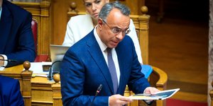 Ο Χρήστος Σταϊκούρας στη Βουλή