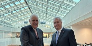 Theo Panagiotoulias (αριστερά), Michael Rousseau (δεξιά)