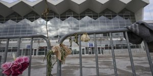 Λουλούδια στον σιδηροδρομικό σταθμό του Νόβι Σαντ