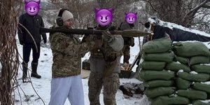 Η Ελίνα Σβιτολίνα εκπαιδεύεται στα όπλα