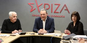 Από τα αριστερά προς τα δεξιά οι Αλέκος Φλαμπουράρης, Σωκράτης Φάμελλος και Ράνια Σβίγκου
