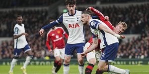 Η Τότεναμ νίκησε 4-3 την Γιουνάιτεντ και πέρασε στα ημιτελικά του League Cup