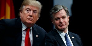 Ο Ντόναλντ Τραμπ με τον διευθυντή του FBI το 2017