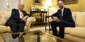 Ο Ντόναλντ Τραμπ με τον πρίγκιπα Γουίλιαμ