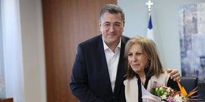 Απόστολος Τζιτζικώστας, Αθηνά Αηδονά