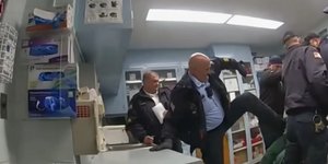  Κρατούμενος ξυλοκοπήθηκε μέχρι θανάτου από φύλακες στη Νέα Υόρκη