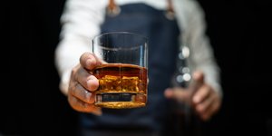 χερι ποτηρι με ουισκι 