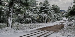 Χιόνια σε δρομό