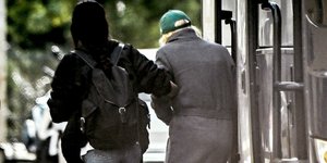 Στον εισαγγελέα η 37χρονη αστυνομικός και οι συνεργοί της