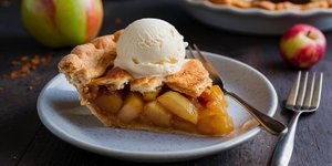 Μηλόπιτα με παγωτό