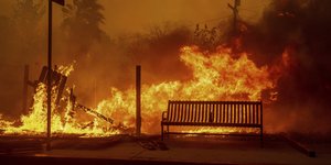 Μεγάλη φωτιά στο Λος Άντζελες