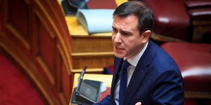 Ο Παναγιώτης Δουδωνής στη Βουλή