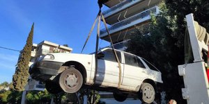 Απομάκρυνση παρατημένων αυτοκινήτων