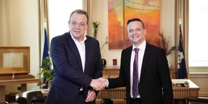 Συνάντηση Φάμελλου με Δούκα για τα απορρίμματα