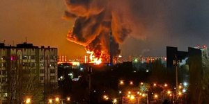 Φωτιά σε αποθήκη πετρελαίου στη Ρωσία