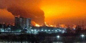 Στις φλόγες εργοστάσιο παραγωγής ακετόνης