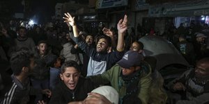 Γάζα: Μικροί και μεγάλοι πανηγυρίζουν για την κατάπαυση του πυρός μεταξύ Ισραήλ και Χαμά