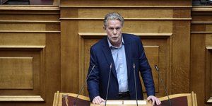 Ο Παύλος Γερουλάνος στη Βουλή