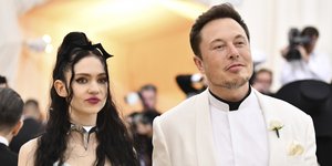 Η Grimes και ο Έλον Μασκ
