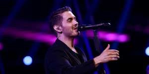 Ο Μιχάλης Χατζηγιάννης σε συναυλία του το 2021