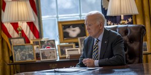 Ο Τζο Μπάιντεν στο οβάλ γραφείο