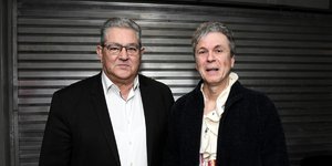 Τη μουσικοχοροθεατρική παράσταση «Η Κληρονομία», σε κείμενο και σκηνοθεσία του Γιώργου Πετρούνια, παρακολούθησε ο ΓΓ της ΚΕ του ΚΚΕ, Δημήτρης Κουτσούμπας