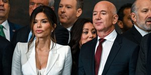 Λόρεν Σάντσεθ, Τζεφ Μπέζος