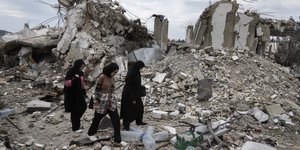 Συντρίμμια στον Λίβανο μετά από επιδρομή του Ισραήλ