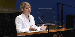 Η υπουργός Εξωτερικών του Καναδά, Μέλανι Ζολί