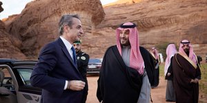 Σαουδική Αραβία: Συνάντηση Μητσοτάκη με τον πρίγκιπα Σαλμάν -Πρώτη συνεδρίαση του Συμβουλίου Στρατηγικής Συνεργασίας