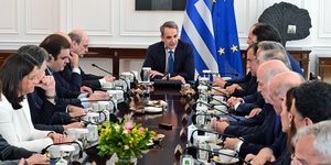 Ο πρωθυπουργός Κυριάκος Μητσοτάκης στο υπουργικό συμβούλιο