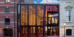 Η Σχολή Bristol Old Vic Theatre