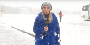 Ωραιόκαστρο: Πιτσιρίκια την «έπεσαν» με... χιονόμπαλες σε ρεπόρτερ του Open στον αέρα -Η αντίδρασή της