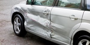 Ζημιά σε αυτοκίνητο 