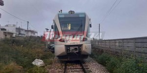 Το ακινητοποιημένο τρένο στην Πάτρα