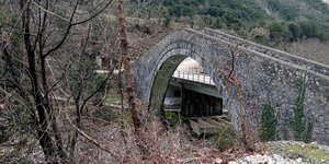 Το πέτρινο γεφύρι της Πολιτσάς στα Τζουμέρκα