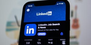 Το LinkedIn μεταμορφώθηκε αίφνης σε κάτι πολύ περισσότερο από ένας διαδικτυακός χώρος επαγγελματικών επαφών / PEXELS