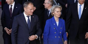 Ο πρωθυπουργός της Πολωνίας Ντόναλντ Τουσκ και η πρόεδρος της Κομισιόν Φον ντερ Λάιεν