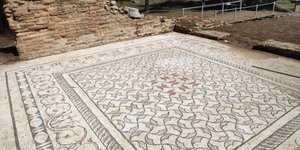 Ψηφιδωτό δάπεδο κεντρικής αίθουσας