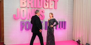 Ρενέ Ζελβέγκερ, Χιου Γκραντ 