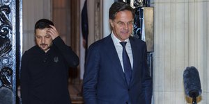 Ο Γ.Γ. του ΝΑΤΟ Μαρκ Ρούτε και ο Ουκρανός πρόεδρος Ζελένσκι