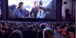 Οι κινηματογραφικές αίθουσες σε όλη την υφήλιο προσαρμόζονται σε ένα διαρκώς μεταβαλλόμενο τοπίο / Shutterstock