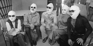 Οι «ροκ σταρ» του Rock and Roll Heaven λίγο πριν τα αποκαλυπτήριά τους μετά τις πλαστικές / Rolling Stone