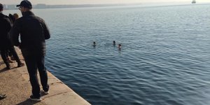 Οι φοιτήτριες που βούτηξαν στον Θερμαϊκό