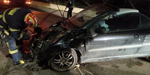 Το διαλυμένο αυτοκίνητο στο τροχαίο στα Χανιά