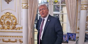 Ντόναλντ Τραμπ απορει