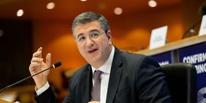 Ο Απόστολος Τζιτζικώστας
